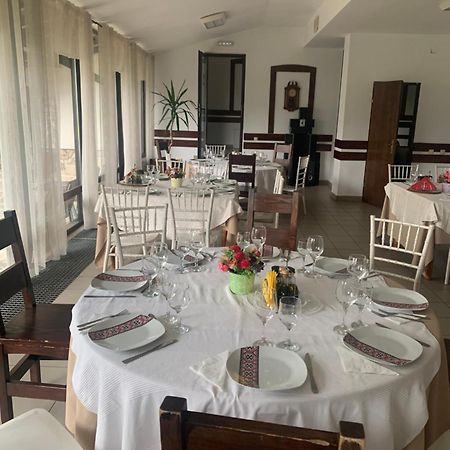 No Comment Rustic Hotel Curtea De Arges Ngoại thất bức ảnh