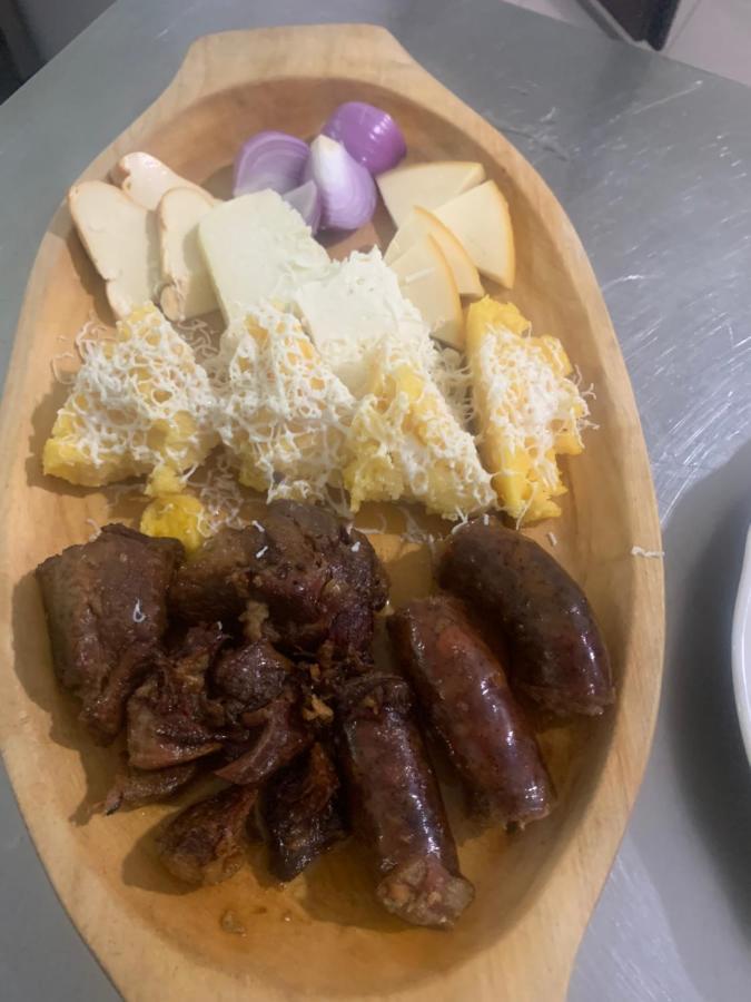 No Comment Rustic Hotel Curtea De Arges Ngoại thất bức ảnh