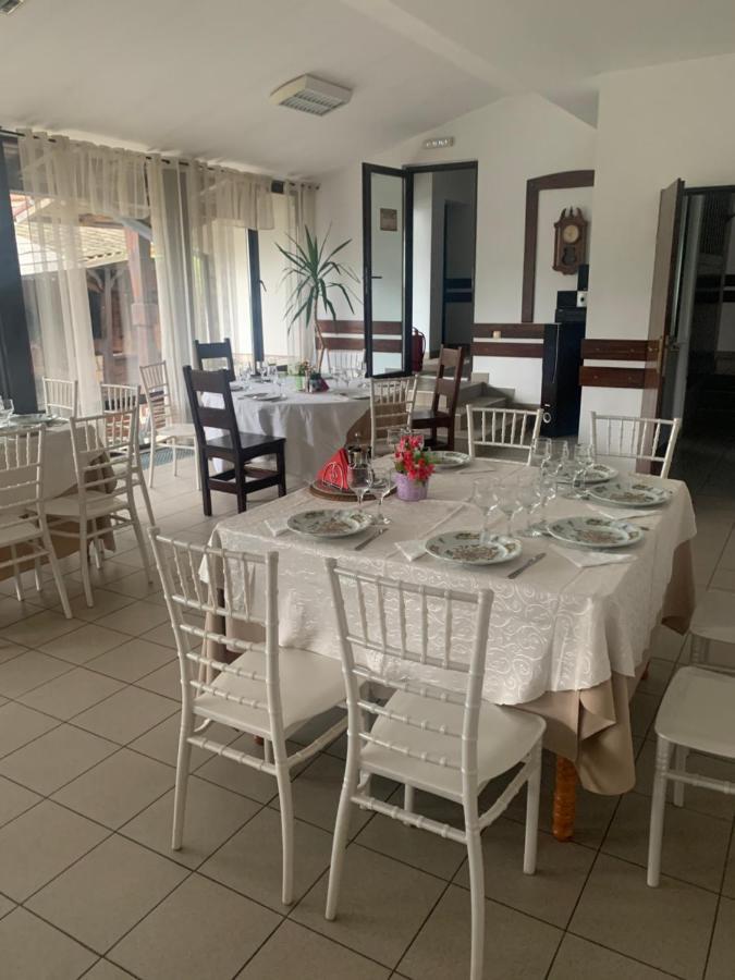 No Comment Rustic Hotel Curtea De Arges Ngoại thất bức ảnh