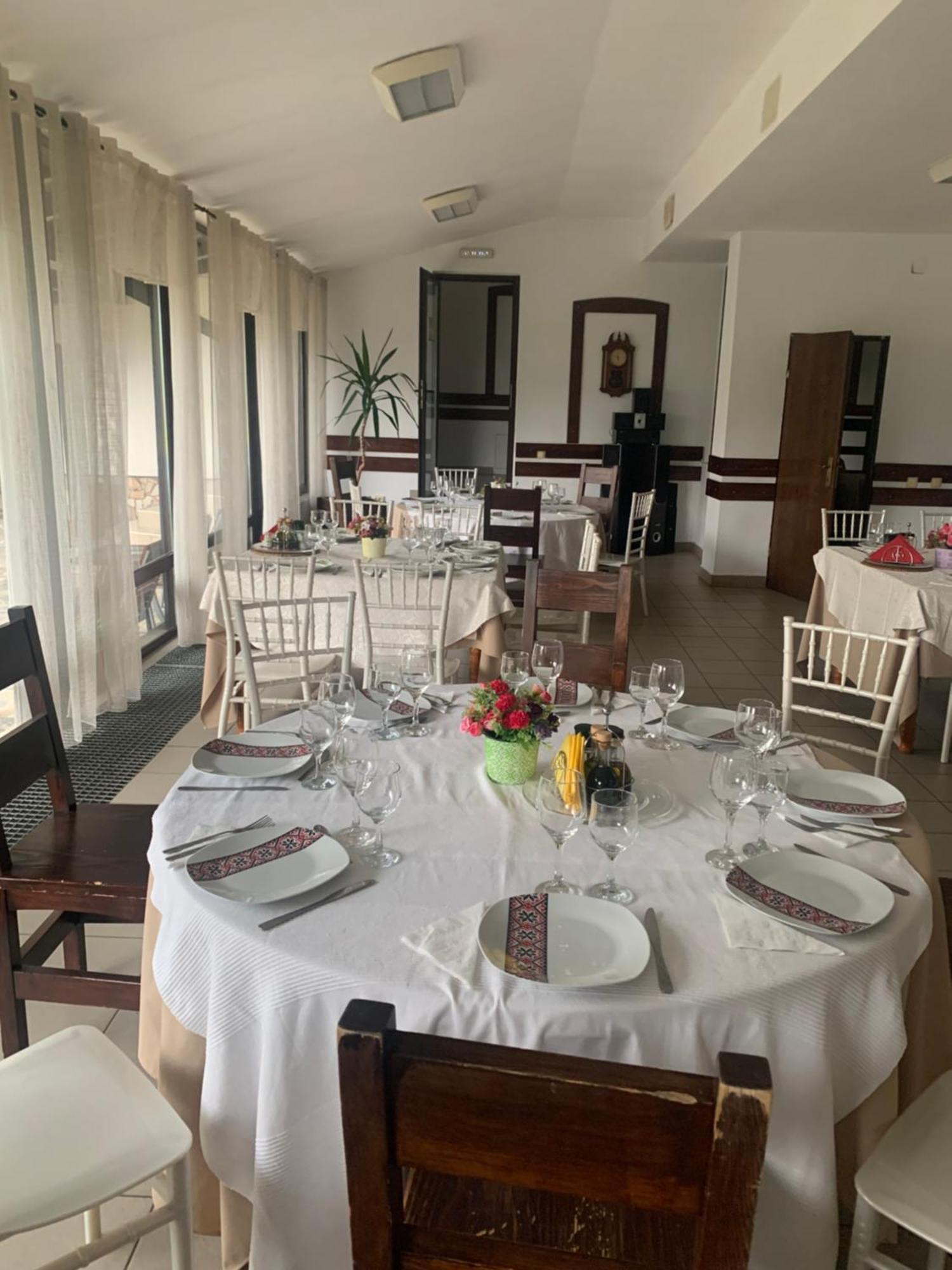 No Comment Rustic Hotel Curtea De Arges Ngoại thất bức ảnh